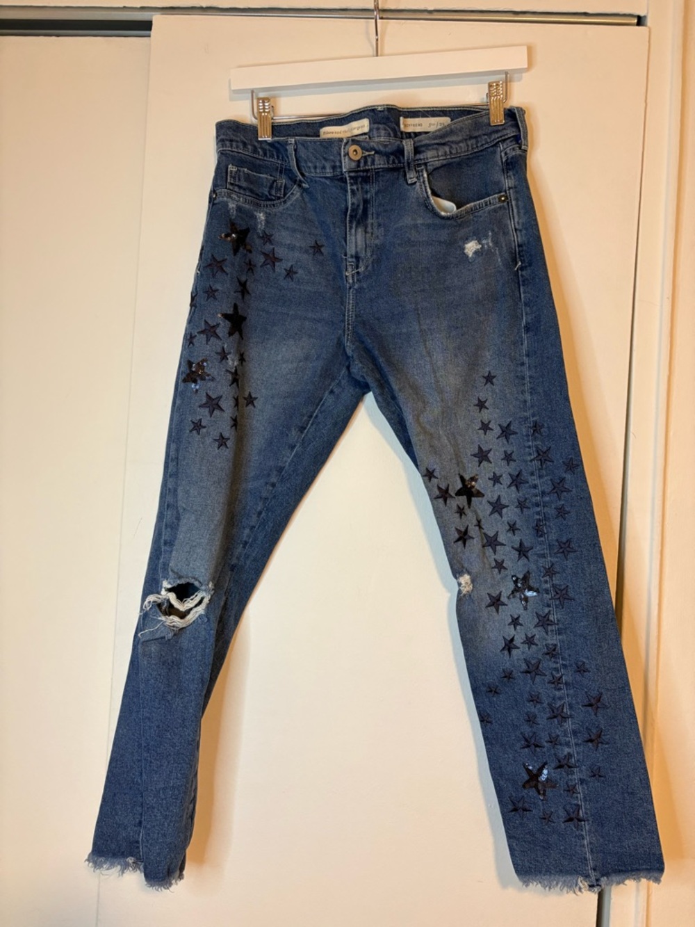Anthropologie Pilcro the Letterpress Embroidered Boyfriend Jeans - Picture 3 of 7